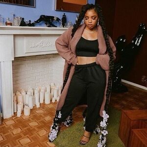PINK | Chloe x Halle Ultimate Lightly Lined Sports Bra